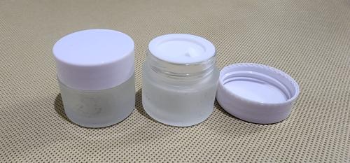 محبرة زجاجية غير شفافة