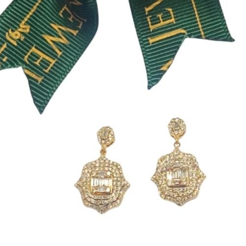 حلق ذهب عيار 18 4.95 جرام الماس 0.4قيراط