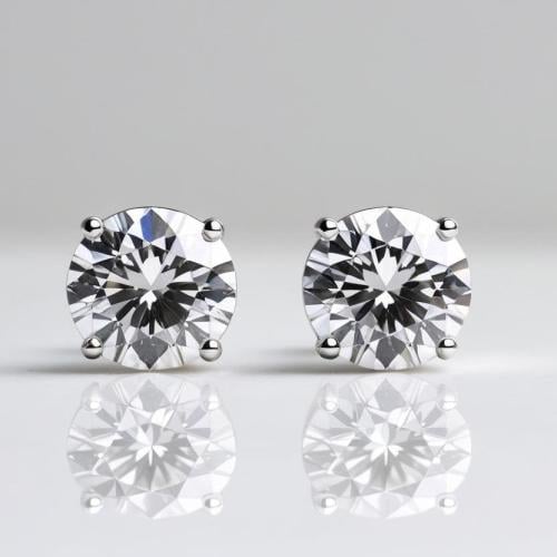 حلق ذهب عيار ١٨ وزن الالماس 0.5 قيراط VS1  بشهادة HRD