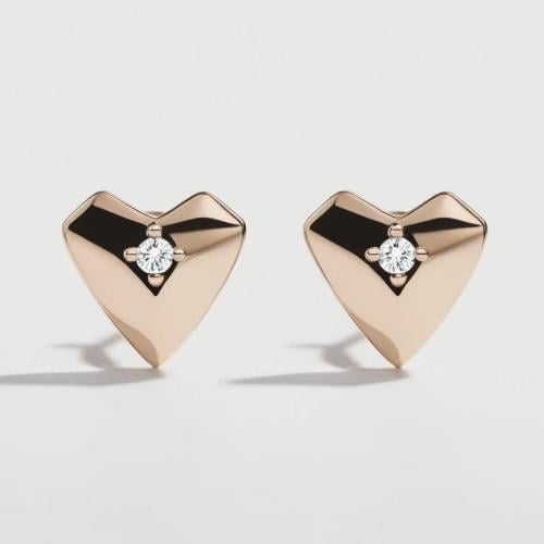 حلق ذهب عيار ١٨  ٢ جرام الماس ٠.٠٠١قيراط