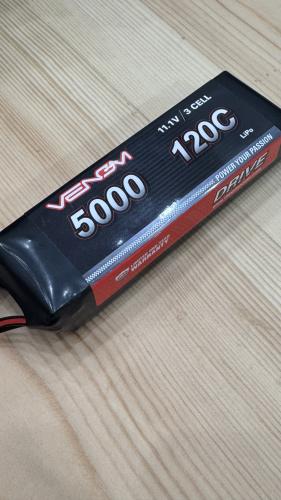 Venom 5000mah 3S 11.1 v 120C Lipo Battery - EC5 Plug