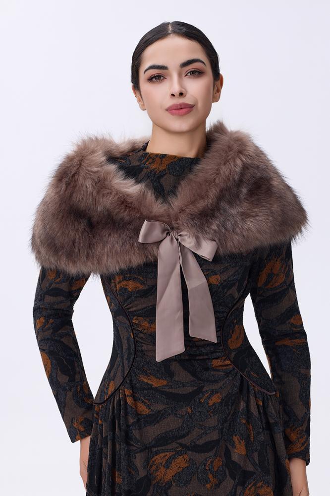 شال بني بفرو ناعم وربطة ساتان