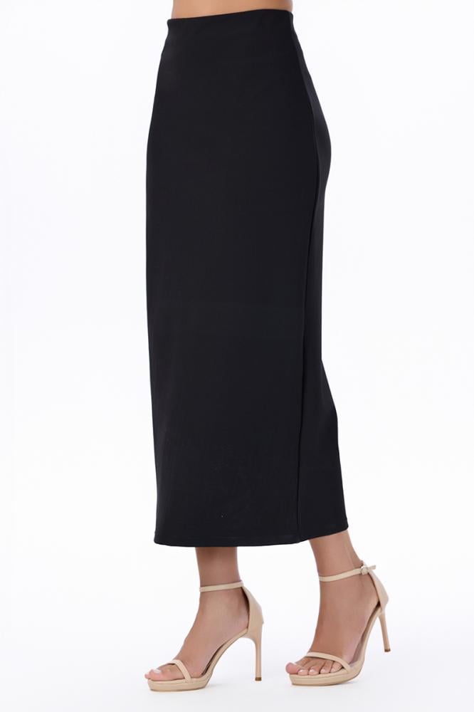 تنورة ميدي بقصة مستقيمة