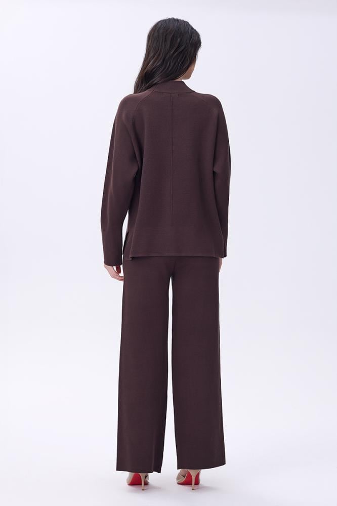 طقم بني شتوي