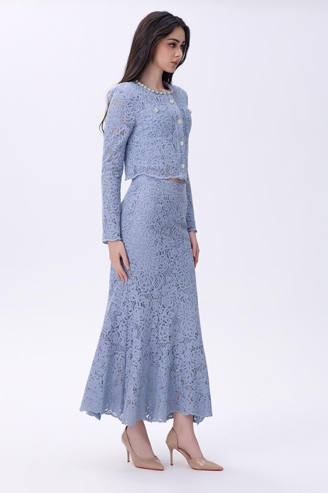 طقم دانتيل أزرق فاتح بتفاصيل لؤلؤية