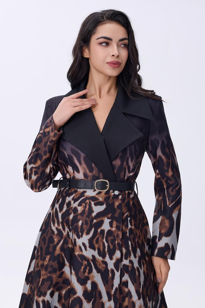 فستان بطبعة النمر مع حزام