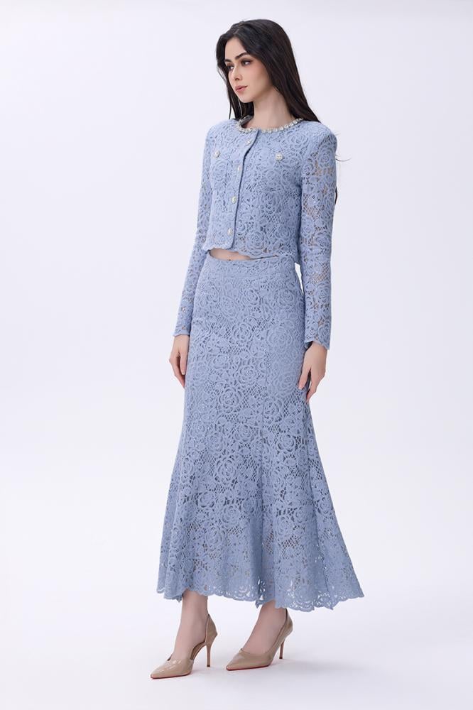 طقم دانتيل أزرق فاتح بتفاصيل لؤلؤية