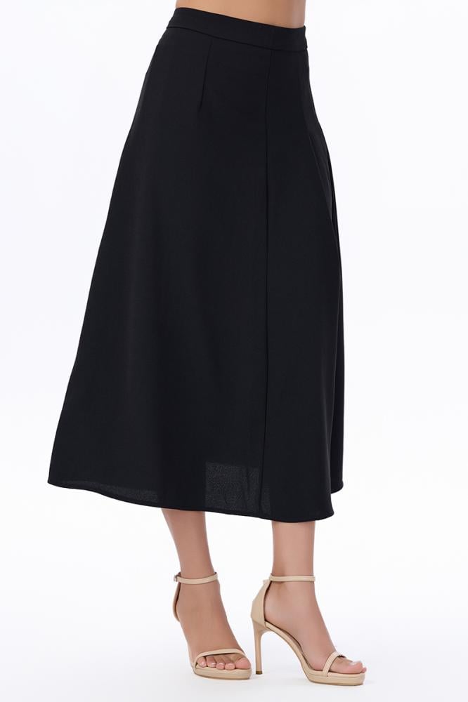 تنورة أسود بكسرات عريضة