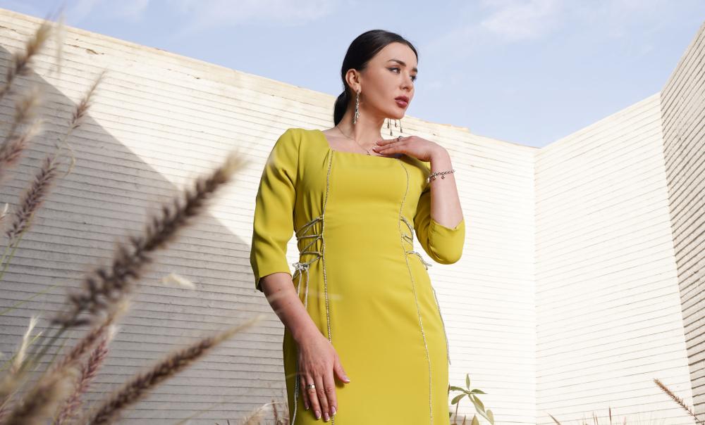 أفضل فساتين ناعمة للمناسبات 2025: دليلك لاختيار الإطلالة المثالية