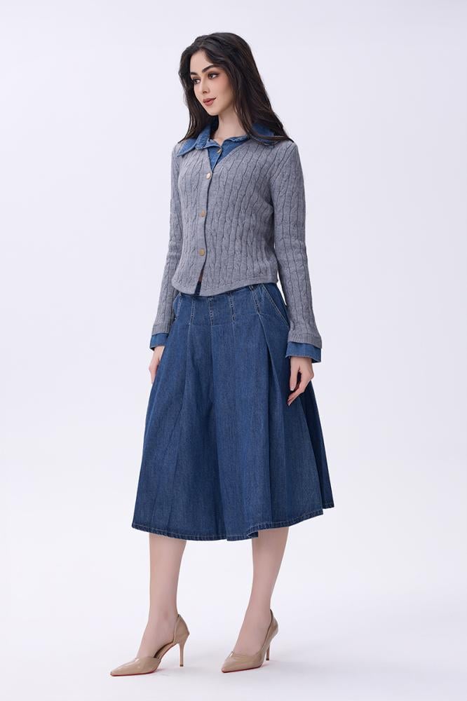 بلوزة رمادي صوفية بأكمام وياقه جينز