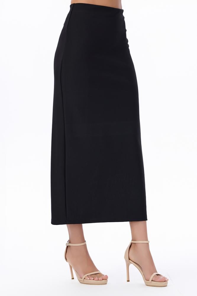 تنورة ميدي بقصة مستقيمة