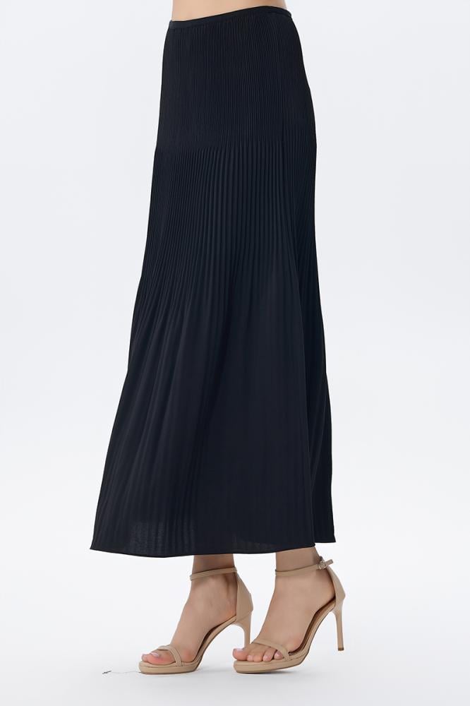 تنورة سوداء بليسيه طويلة بستايل كلاسيكي