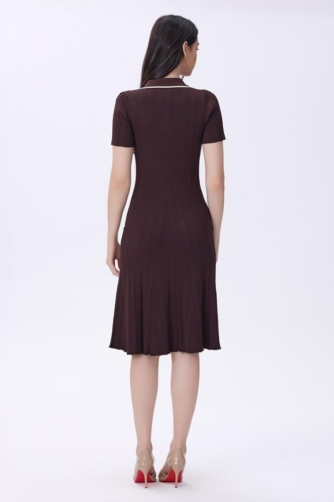 فستان بني استرتش بتفاصيل كريمية