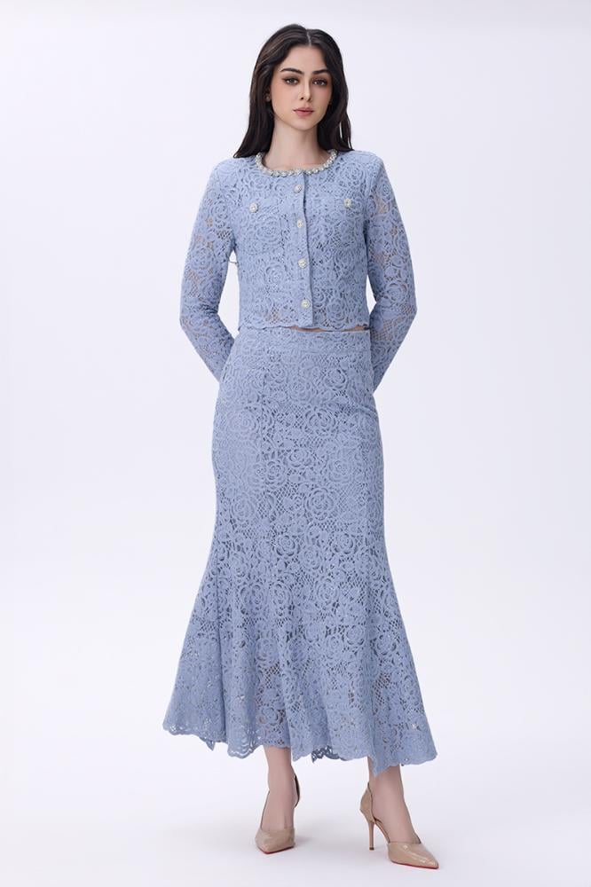 طقم دانتيل أزرق فاتح بتفاصيل لؤلؤية