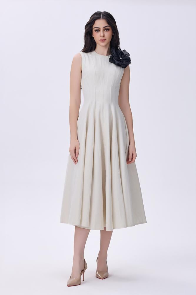 فستان بيج أنيق بدون أكمام