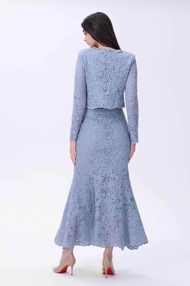 طقم دانتيل أزرق فاتح بتفاصيل لؤلؤية