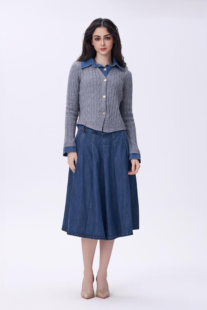 بلوزة رمادي صوفية بأكمام وياقه جينز