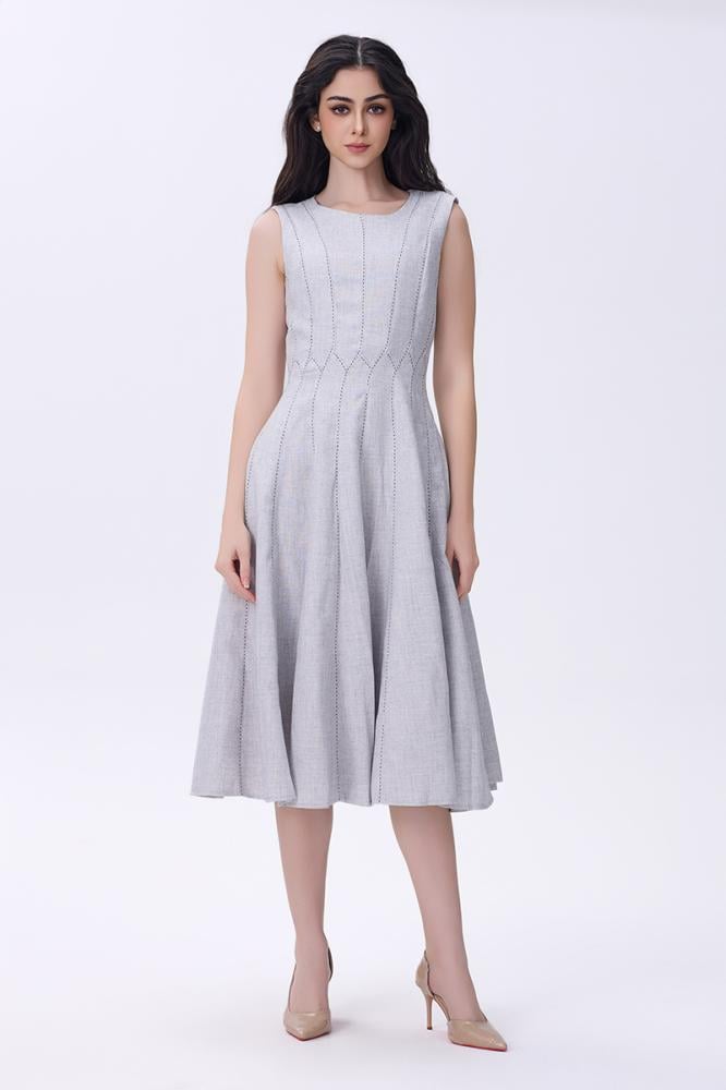 فستان رمادي بدون أكمام بقصة ميدي أنيقة