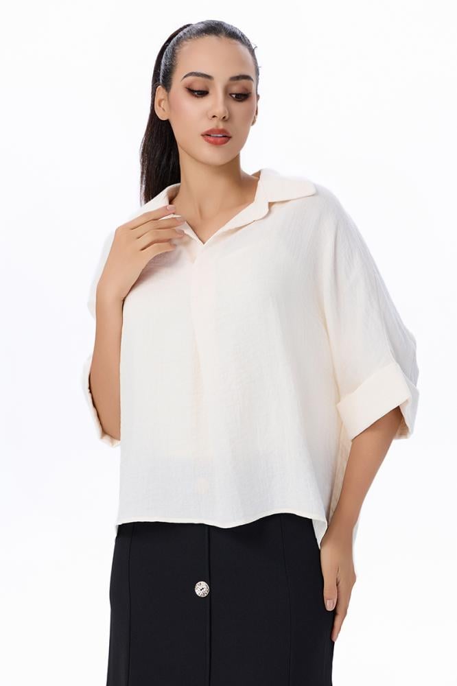 بلوزة كتان أوف وايت بأكمام واسعة