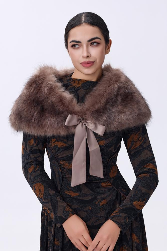 شال بني بفرو ناعم وربطة ساتان