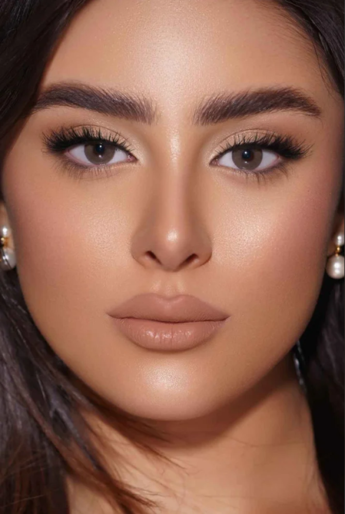 عدسات افل وودي اليومية