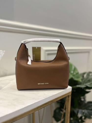 شنطة مايكل كورس