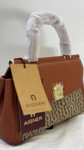 شنطة Aigner