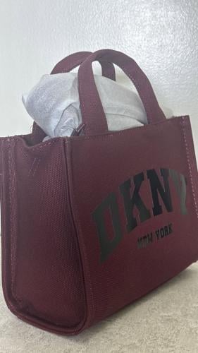 شنطة Dkny