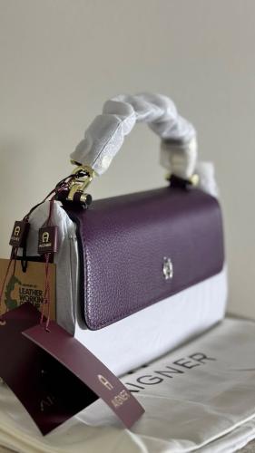 شنطة aigner