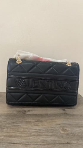 شنطة VALENTINO