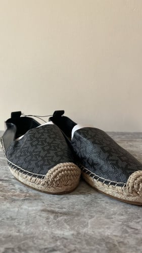 جزمةDkny (من غير ملحقات )