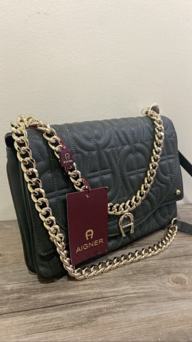 شنطة aigner