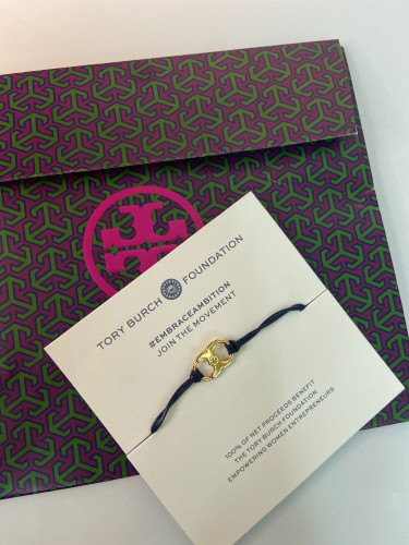 اسوار Tory burch