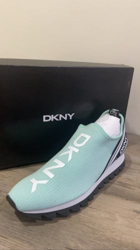 جزمة Dkny