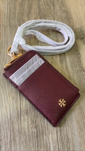 حامل بطاقة tory