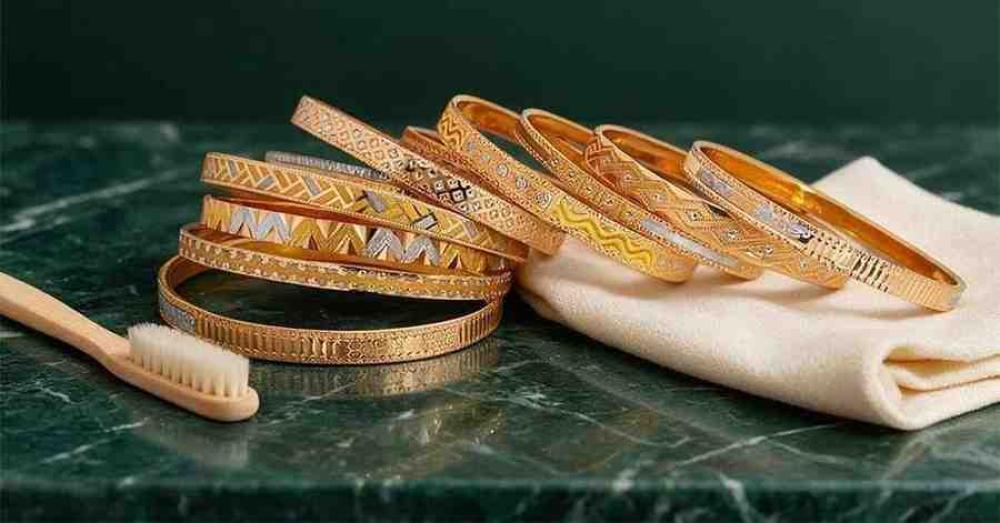 دليل العناية ببناجر الذهب: كيف تحافظين على بريق معاضدكِ لسنوات