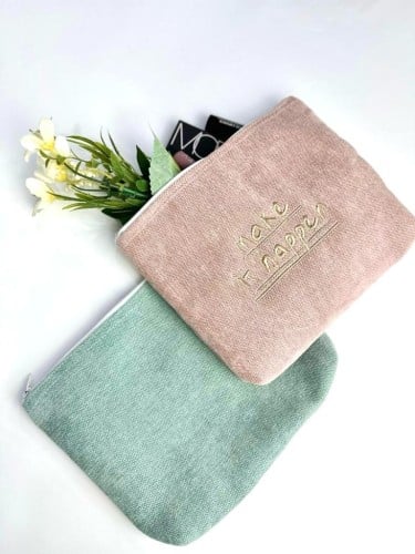 حقيبة صغيرة مطرزة