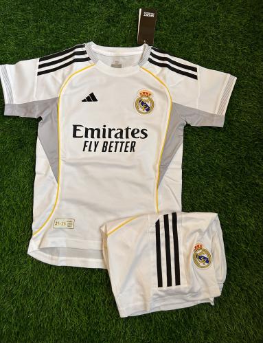 طقم ريال مدريد الأساسي (ولادي) 2026