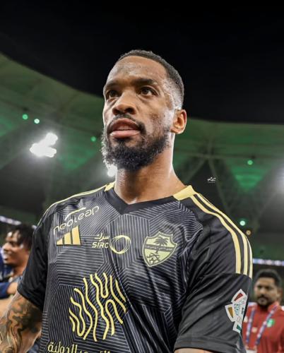 طقم الاهلي الاسود (ولادي) 2025