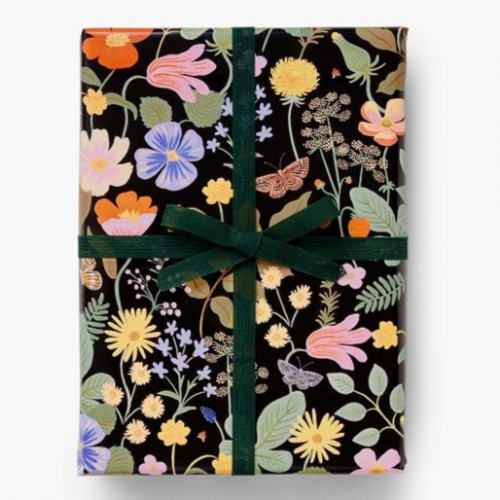 تغليف هدية ورق فاخر Strawberry Fields