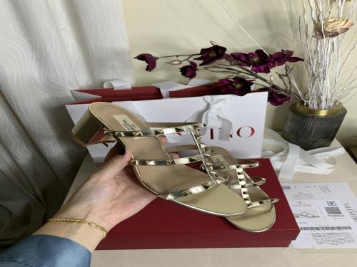 Valentino 38