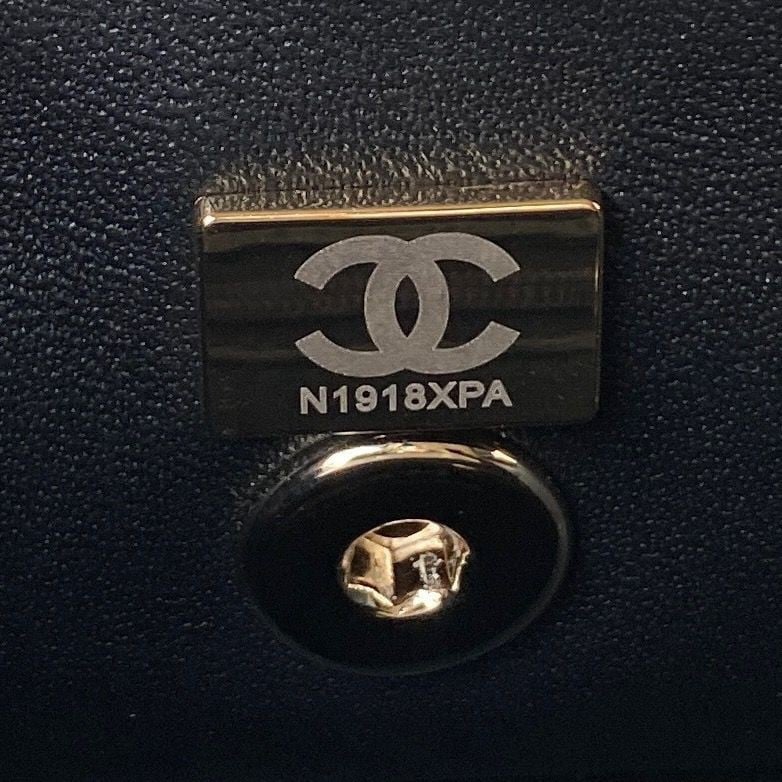 Chanel 22cm