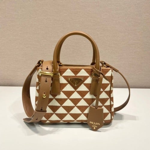 Prada 20cm