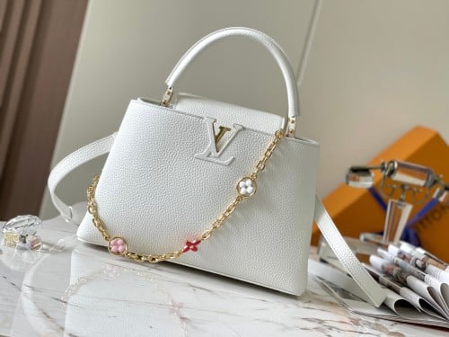 LV Capucines MM 31cm