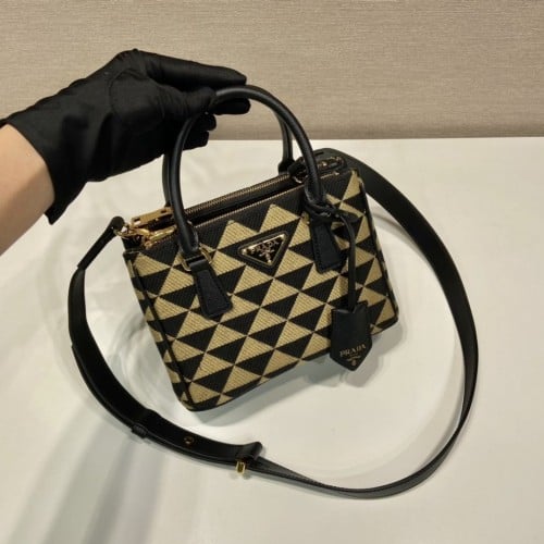 Prada 20cm