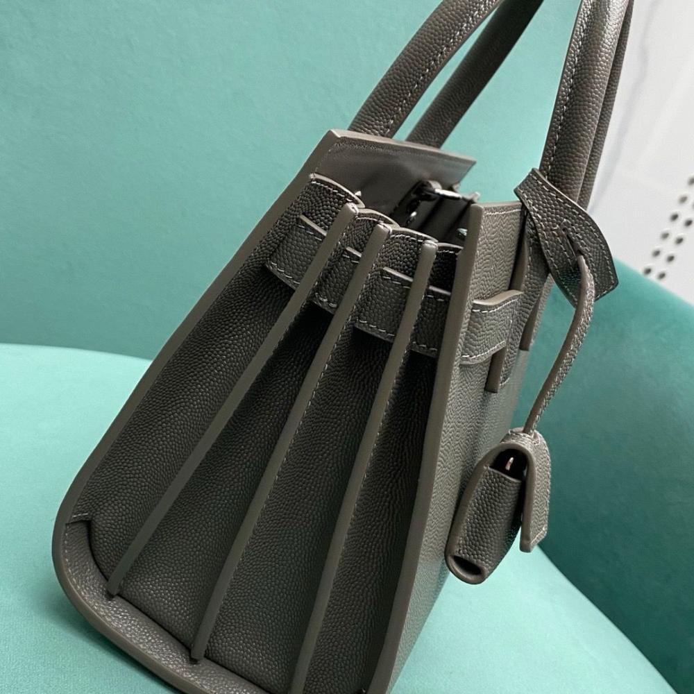 YSL 22cm