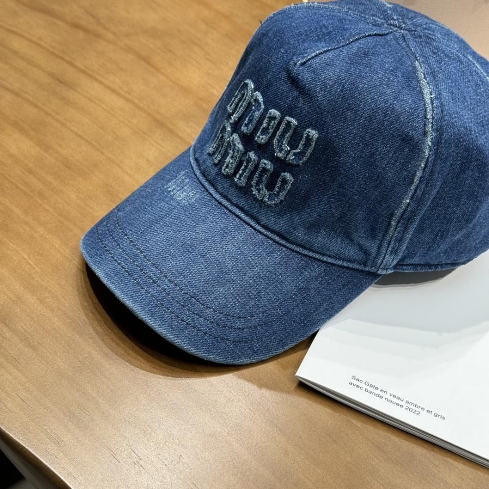 Miu Miu hat