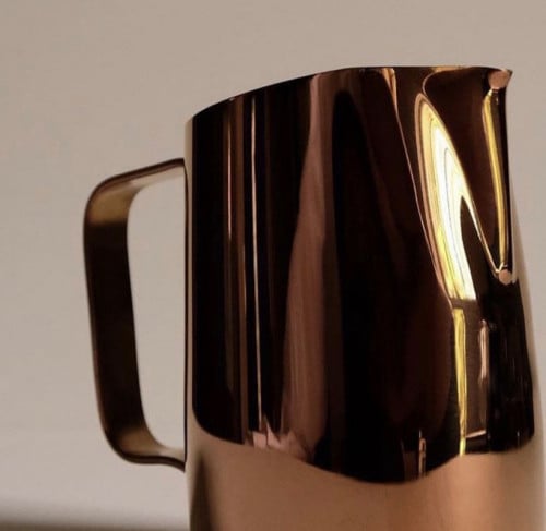 اناء تبخير بلون مميز وفريد ذهبي يميل الى النحاسي 420 مل