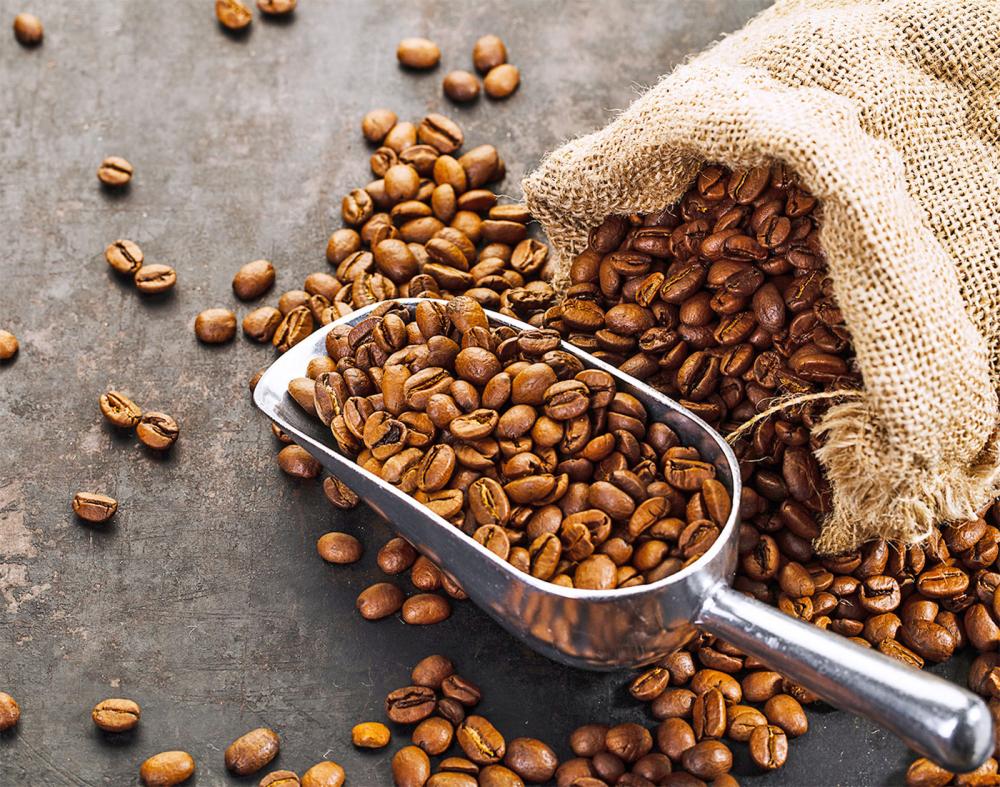 How is the perfect balance of acidity and sweetness achieved in a Saawa roaster?