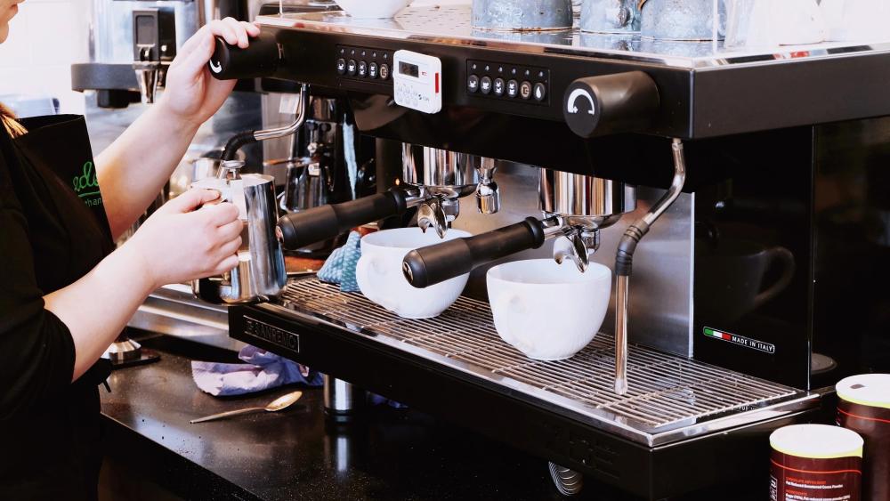 How to choose the right cafe equipment for your budget?